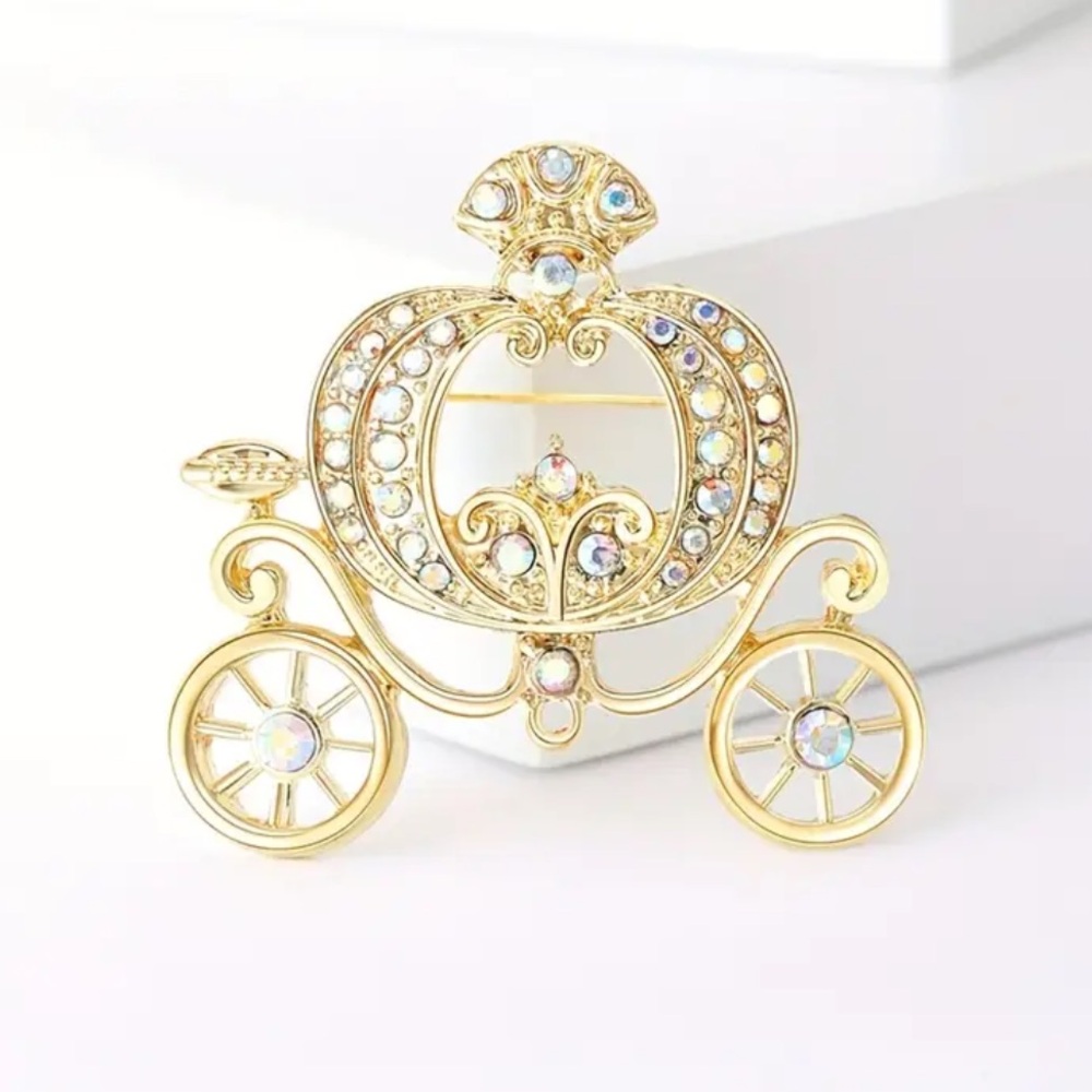 Pumpkin Carriage Brooch. New.